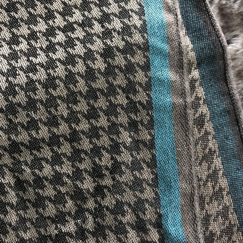 Patterned Scarf - Picture 2 of 2